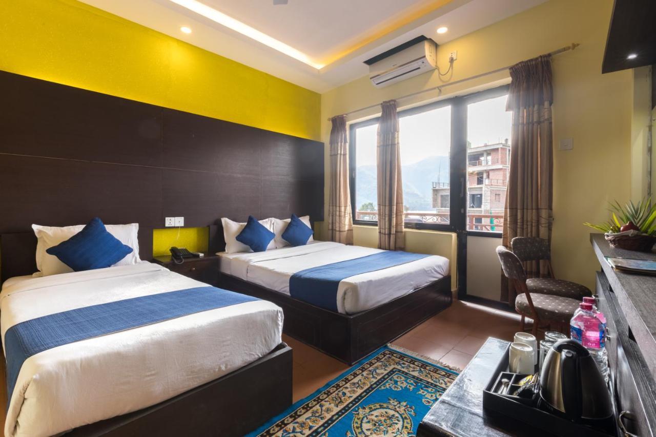 Golden Gate Hotel Покхара Екстер'єр фото